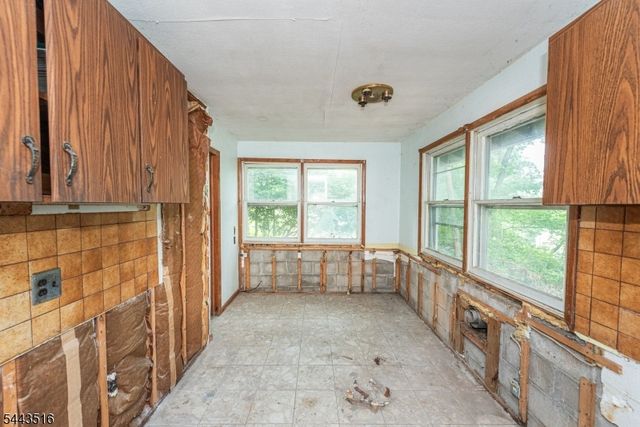 16 Florence St, Hopatcong Boro, NJ 07874