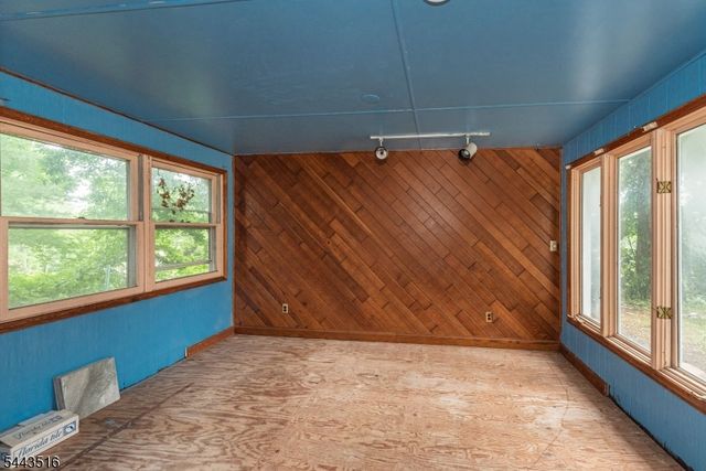 16 Florence St, Hopatcong Boro, NJ 07874