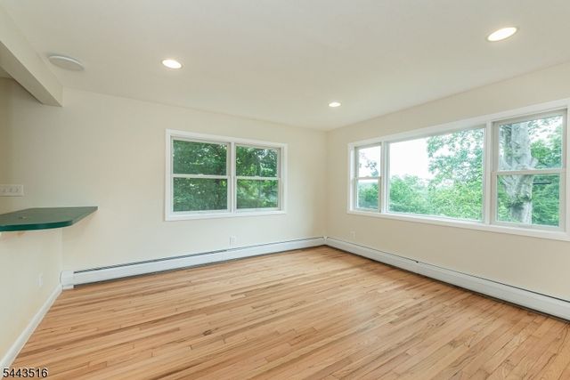16 Florence St, Hopatcong Boro, NJ 07874