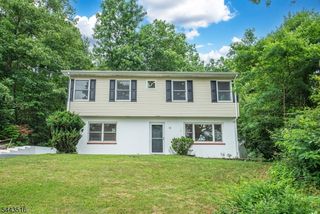 16 Florence St, Hopatcong Boro, NJ 07874