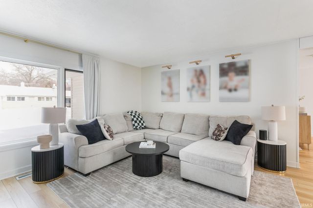 3630 Evesham Court, South Bend, IN 46614