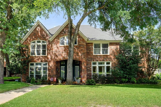206 Swallow Drive, Southlake, TX 76092