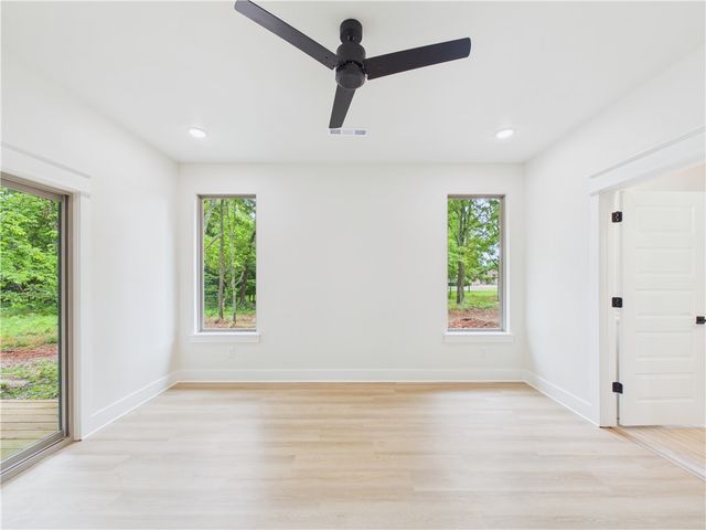 55 Magrath Drive, Bella Vista, AR 72715