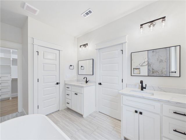 55 Magrath Drive, Bella Vista, AR 72715