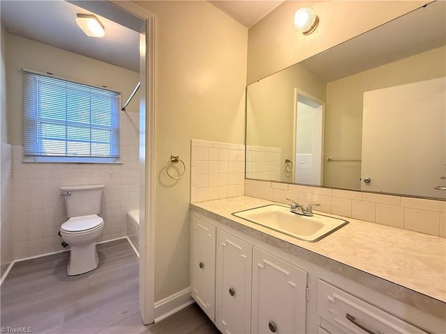 2841 Deerwood Drive, Winston-salem, NC 27103