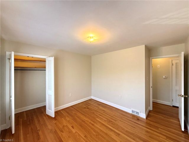 2841 Deerwood Drive, Winston-salem, NC 27103