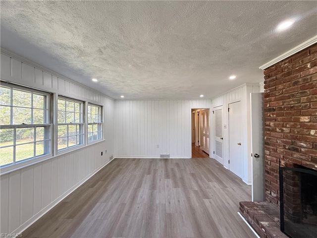 2841 Deerwood Drive, Winston-salem, NC 27103