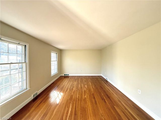 2841 Deerwood Drive, Winston-salem, NC 27103