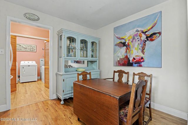 1918 Stuart Avenue, Ocean Springs, MS 39564