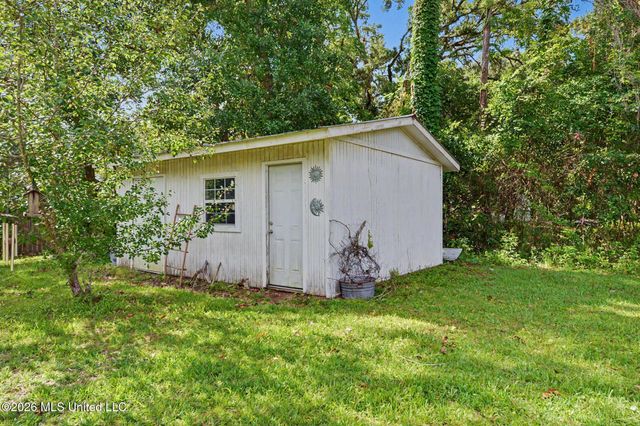 1918 Stuart Avenue, Ocean Springs, MS 39564