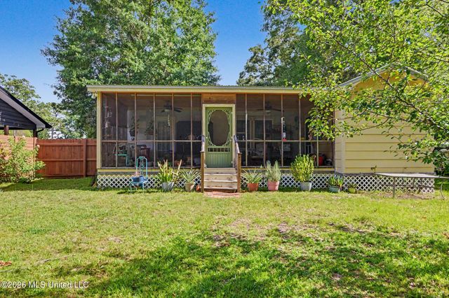1918 Stuart Avenue, Ocean Springs, MS 39564