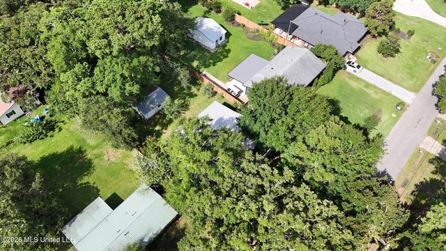 1918 Stuart Avenue, Ocean Springs, MS 39564