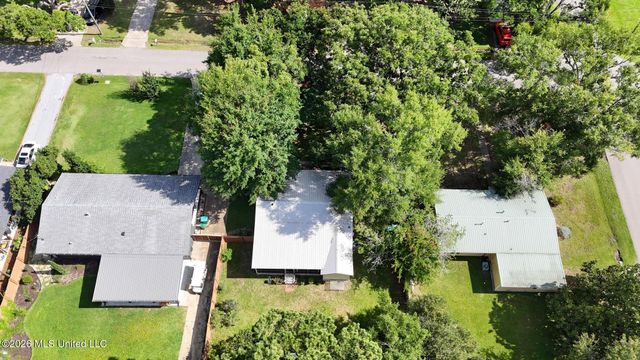 1918 Stuart Avenue, Ocean Springs, MS 39564