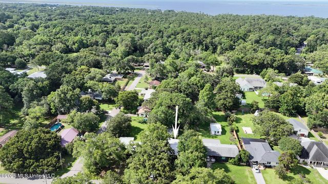1918 Stuart Avenue, Ocean Springs, MS 39564