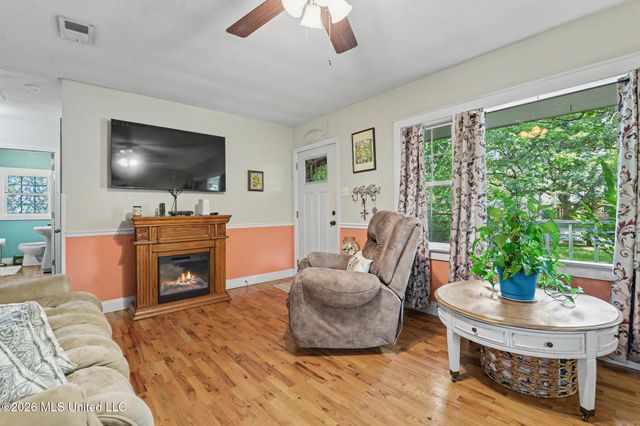 1918 Stuart Avenue, Ocean Springs, MS 39564