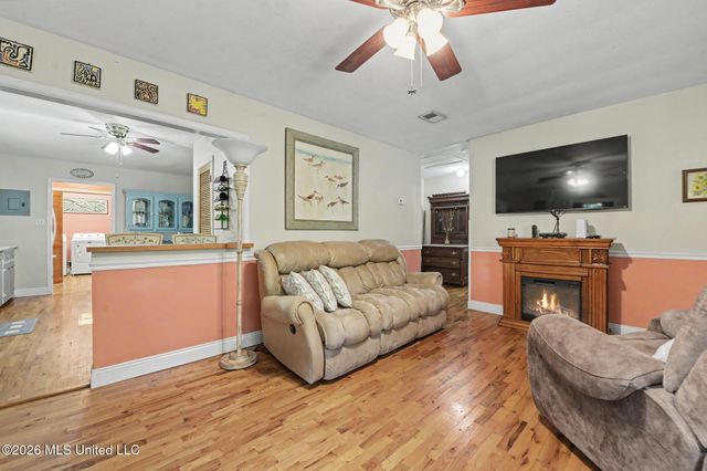 1918 Stuart Avenue, Ocean Springs, MS 39564
