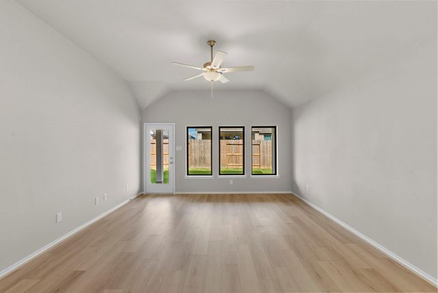 1040 Shoal Creek Trail, Conroe, TX 77304