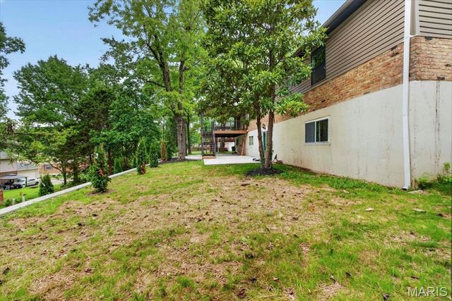 863 Woods Mill Road, Ballwin, MO 63011