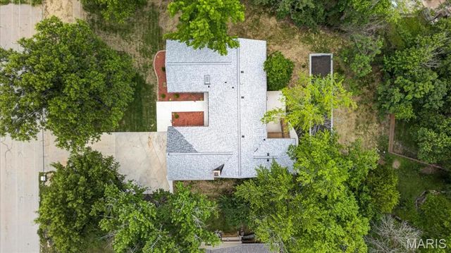 863 Woods Mill Road, Ballwin, MO 63011