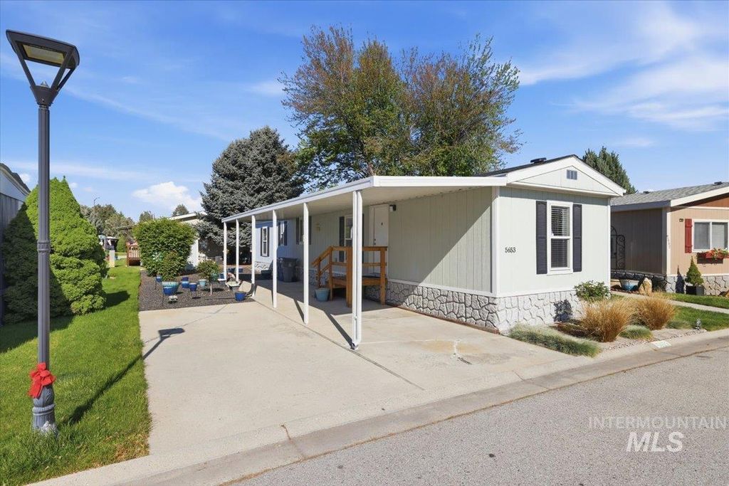5653 N Fairfax, Garden City, ID 83714