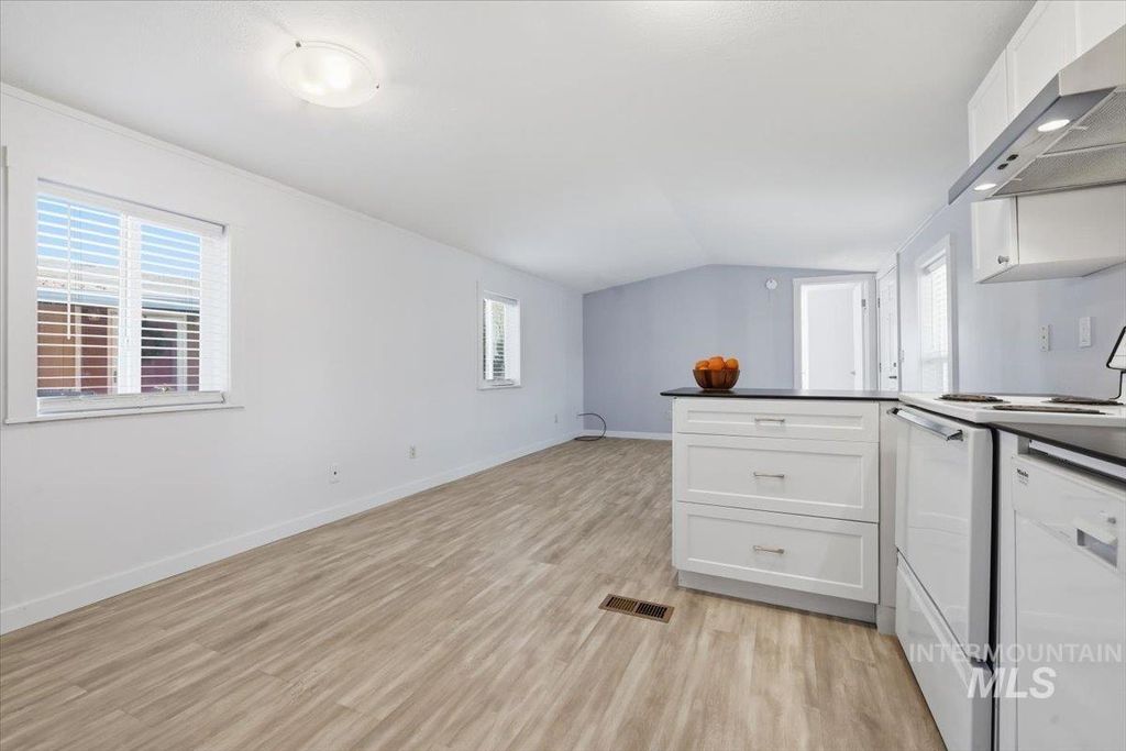 5653 N Fairfax, Garden City, ID 83714 photo 8