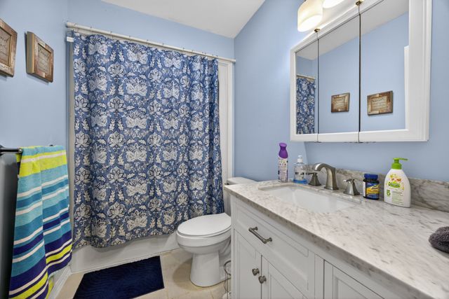 2403 N Pointe Cove Cir, Cookeville, TN 38506