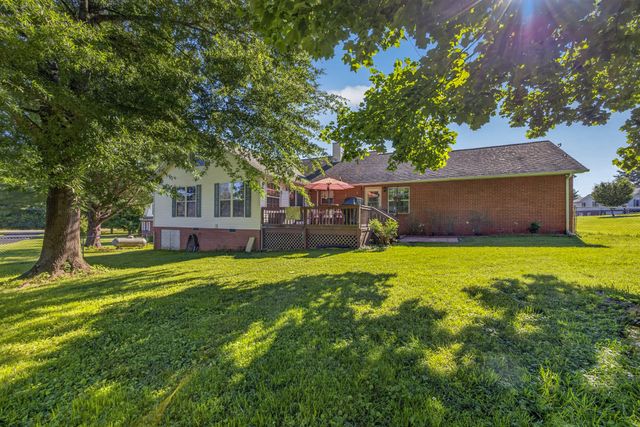 2403 N Pointe Cove Cir, Cookeville, TN 38506