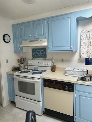 61 Pinehurst Drive, Plymouth, MA 02360