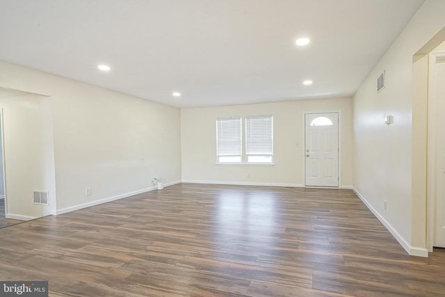 105 OXFORD ST, Vineland, NJ 08360