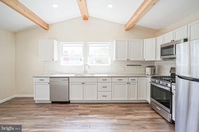 105 OXFORD ST, Vineland, NJ 08360