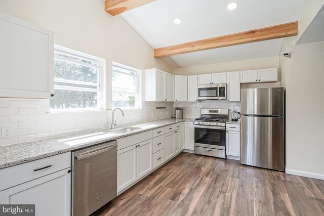 105 OXFORD ST, Vineland, NJ 08360