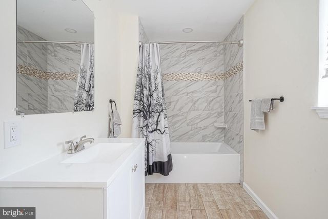 105 OXFORD ST, Vineland, NJ 08360