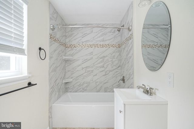 105 OXFORD ST, Vineland, NJ 08360