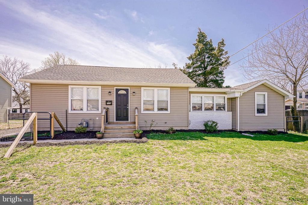 105 OXFORD ST, Vineland, NJ 08360