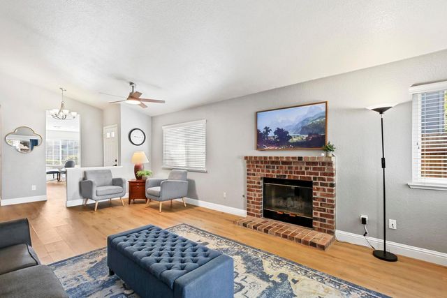 8848 Gemwood Way, Elk Grove, CA 95758