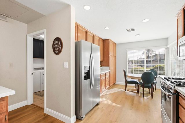 8848 Gemwood Way, Elk Grove, CA 95758