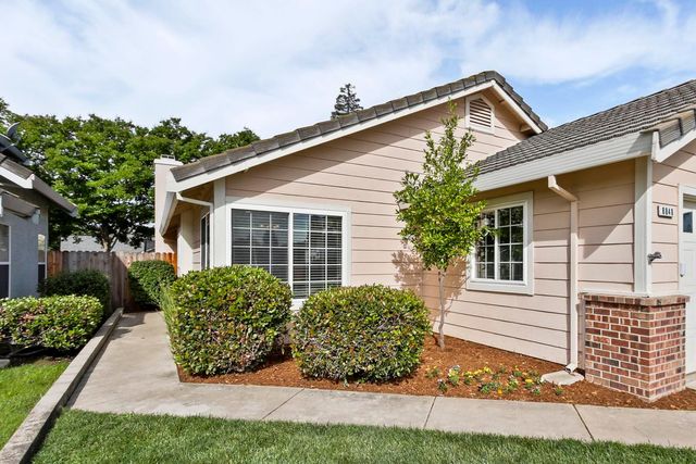 8848 Gemwood Way, Elk Grove, CA 95758