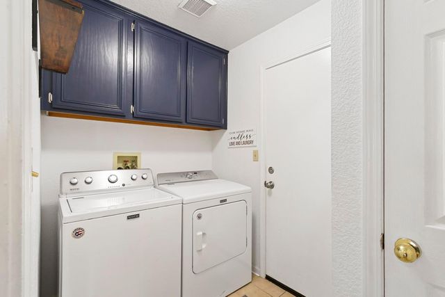 8848 Gemwood Way, Elk Grove, CA 95758