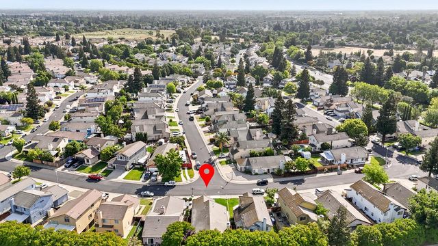 8848 Gemwood Way, Elk Grove, CA 95758