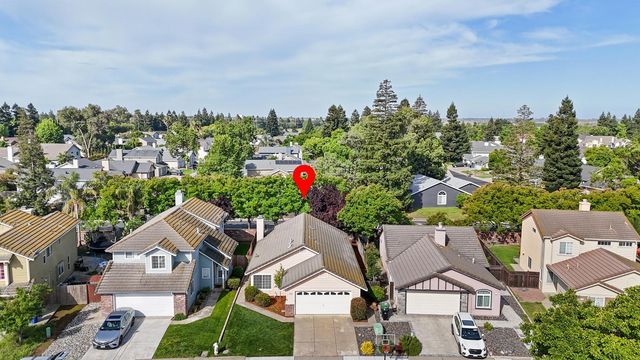 8848 Gemwood Way, Elk Grove, CA 95758