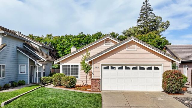 8848 Gemwood Way, Elk Grove, CA 95758