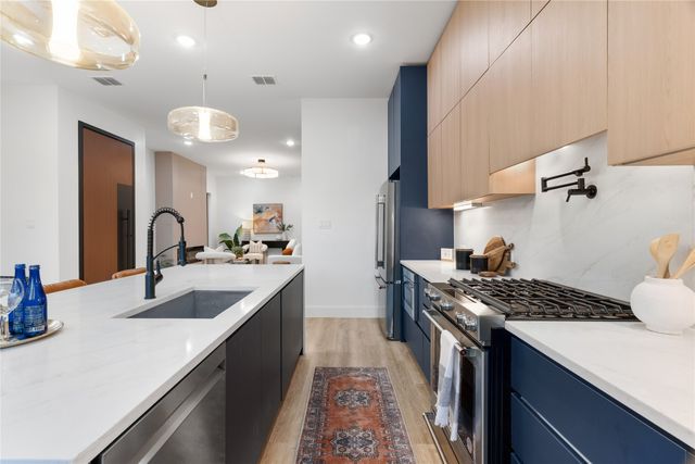 6720 Mabel Avenue, Dallas, TX 75209