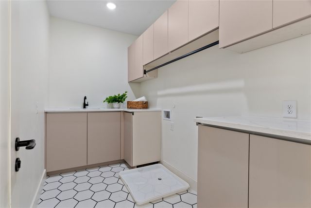 6720 Mabel Avenue, Dallas, TX 75209