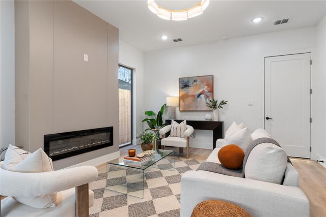 6720 Mabel Avenue, Dallas, TX 75209