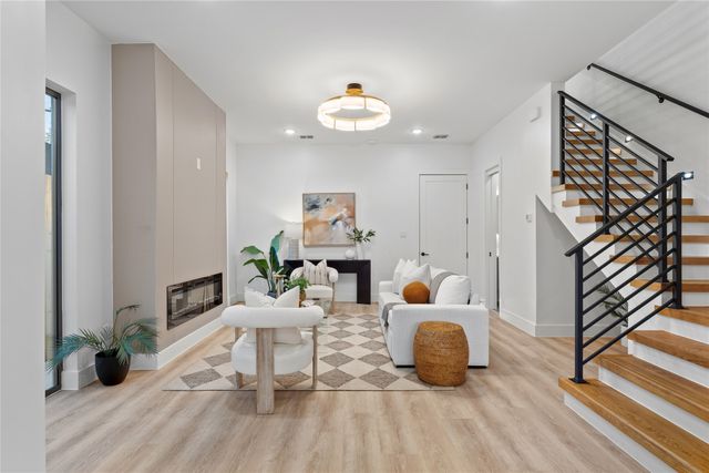 6720 Mabel Avenue, Dallas, TX 75209