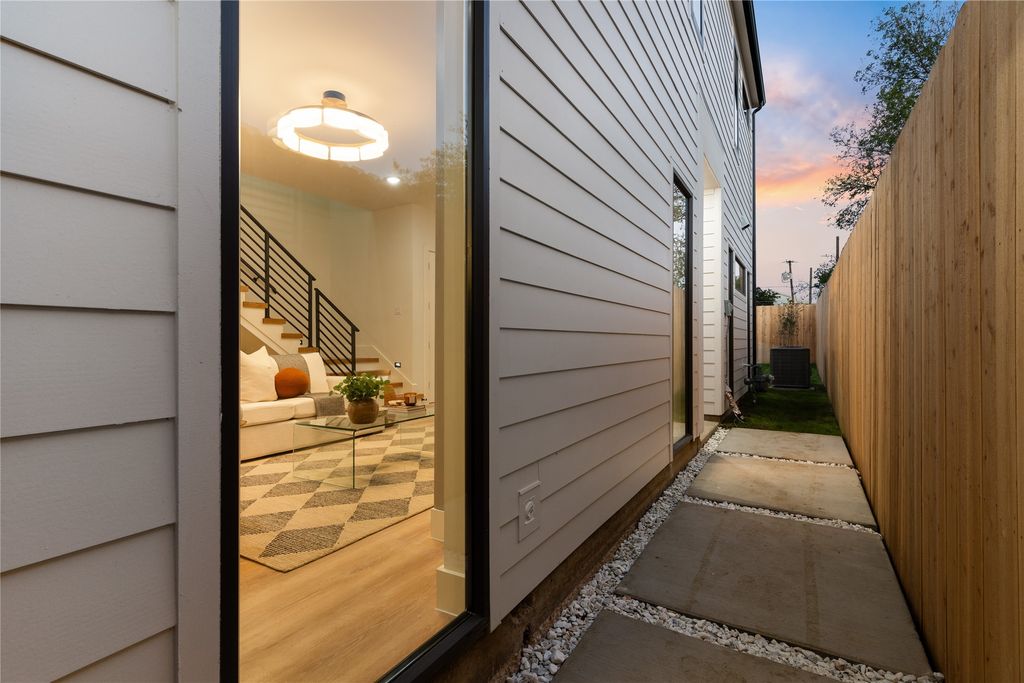 6720 Mabel Avenue, Dallas, TX 75209 — photo 3