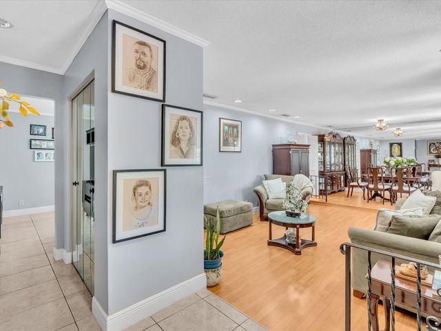 7381 SW 9th Street, Plantation, FL 33317