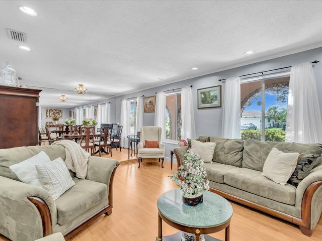 7381 SW 9th Street, Plantation, FL 33317