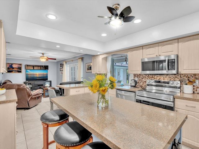 7381 SW 9th Street, Plantation, FL 33317