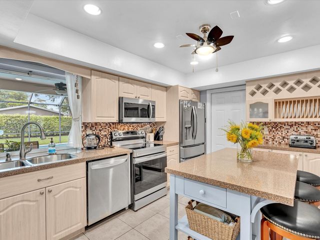 7381 SW 9th Street, Plantation, FL 33317